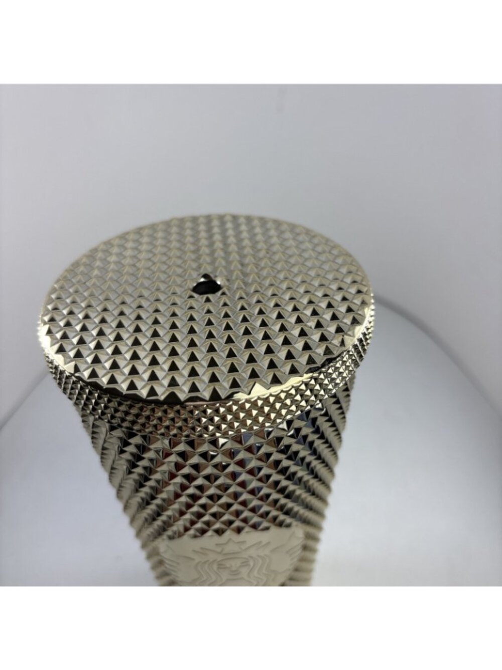 Starbucks 2022 Holiday Gold Studded Tumbler - 24 oz Venti Cup EUC (no straw) - Picture 2 of 4